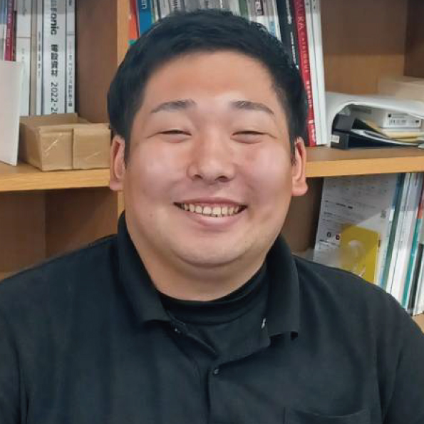 大場　響介